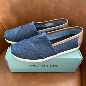 TOM’S Men’s Size 8 Slipons